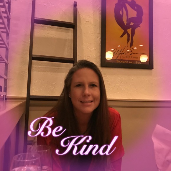 Meet your Posher, Tres - Picture 1 of 1